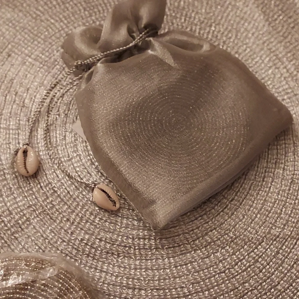 Silver Metallic Round Placemats Set of 8 Woven Shimmer with 8 Coasters